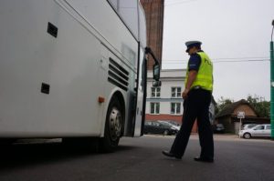Wysyłasz dziecko na wakacyjny obóz? Gdzie zgłosić kontrolę autokarów w Rzeszowie i na Podkarpaciu?