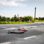 Zderzenie dwóch aut. Ruch wahadłowy w newralgicznym punkcie drogi krajowej nr 28