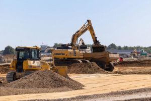 Beton zastąpi asfalt. Lotnisko w Jasionce modernizuje pas startowy za 48 mln zł