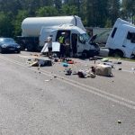 Groźnie wyglądający wypadek na mieleckiej obwodnicy. Bus zderzył się z cysterną