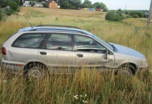 Kierowca miał ponad 4 promile i dwoje pasażerów. W aucie było 9-letnie dziecko [ZDJĘCIA]