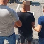 Nocny atak maczetą. 33-latek zniszczył trzy samochody i trafił do aresztu