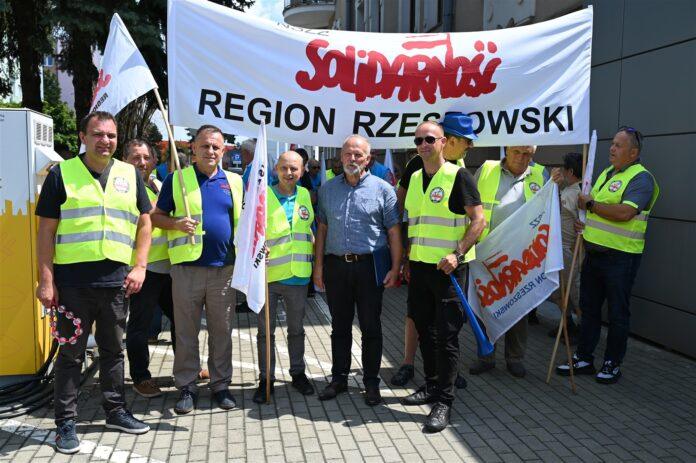 pge-rzeszow-pikieta (8)