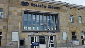 Prawie dwa lata opóźnienia. Kiedy w końcu PKP otworzy dworzec Rzeszów Główny?