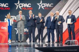 Radny Kłak żąda kontroli wydatków marszałka na CPAC. Po prokuraturze czas na NIK