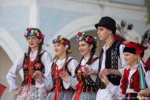 Trwa 11. Polonijny Festiwal Dziecięcych Zespołów Folklorystycznych na Podkarpaciu [ZDJĘCIA]