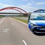 Bez buta i kurtki, za to z promilami. Pijany mężczyzna łapał „stopa” na autostradzie A4