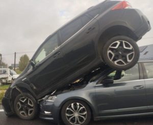 Groźna kolizja na DK94 w Krasnem. Prawy pas w stronę Rzeszowa zablokowany [ZDJĘCIA]