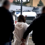 Przekazała oszustom 120 tys. zł. Policja przerwała przekręt „na maklera giełdowego” [WIDEO]