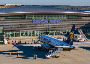 Ryanair z okazyjnymi lotami z Jasionki. W ofercie Londyn, Manchester i Edynburg