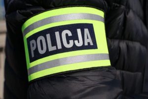 Tragedia w Zalesiu. Zakrwawiony mężczyzna z bmw nie żyje