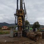 Wbijają pale pod 37 obiektów inżynieryjnych. Najtrudniejsze odcinki S19 właśnie wchodzą w ziemię