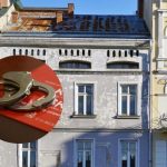 Wynajął apartament, a później okradł i zdemolował. 25-latek miał wspólnika