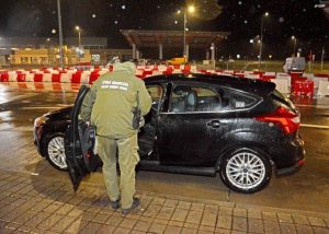 160 kradzionych pojazdów i 2,8 tys. fałszywych dokumentów wykrytych przez BiOSG