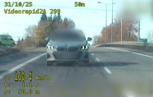 20-letni pirat drogowy z rekordowym mandatem. Ponad 12 tys. zł i 44 punkty karne [ZDJĘCIA, WIDEO]