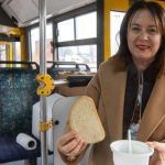 Autobus Ciepła znów na ulicach. Gorące posiłki dla potrzebujących w Rzeszowie