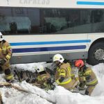 Autobus z ponad 30 pasażerami wjechał do rowu. Akcja trwała kilka godzin