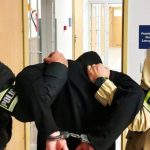 "Fałszywy policjant" zatrzymany tuż po wyłudzeniu. Okradł 87-letnią kobietę na kilka tysięcy złotych [WIDEO]