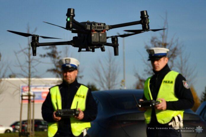dron-w-rzeszowskiej-drogowce-4 Policyjny dron widzi nawet czy masz zapięte pasy. Działania „Czerwone Światło – STOP”