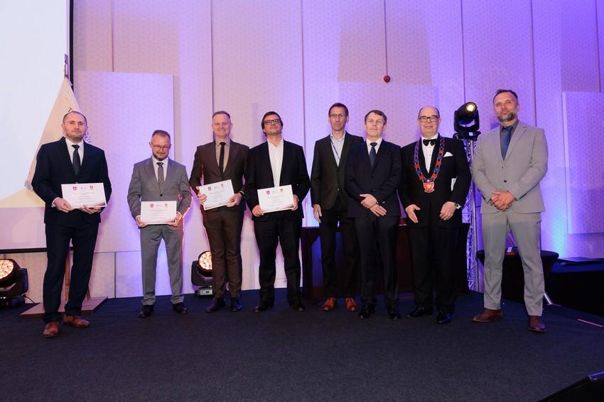 Lekarz z rzeszowskiego USK z prestiżowym certyfikatem. Wyróżnienie dla Marcina Bajorka