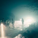 Mgła stojąca za katastrofą śmigłowca wciąż nad Podkarpaciem. Ostrzeżenie meteo [ZDJĘCIA Z AKCJI RATOWNICZEJ]