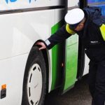 Pijany kierowca miał wieźć dzieci na wycieczkę. Nocna kontrola zatrzymała niebezpieczną podróż