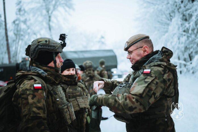 Podkarpaccy terytorialsi i akcje ratunkowe w trudnych warunkach. Jak wyglądają ćwiczenia?
