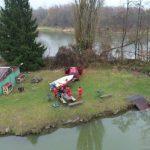 Poszukiwania zaginionego 77-latka trwają. Strażacy sprawdzali zbiorniki wodne i rzekę [WIDEO, ZDJĘCIA]