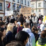 Rzeszów przeciwko smogowi. "Chcę oddychać, nie umierać" na happeningu młodzieży [ZDJĘCIA]