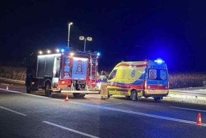 Tragedia na DK 94. 25-latek nie miał odblasków i zginął potrącony przez samochód [ZDJĘCIA]