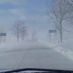 Tysiące domów bez prądu, szkoły zamknięte, drogi nieprzejezdne. Podkarpacie walczy z atakiem zimy