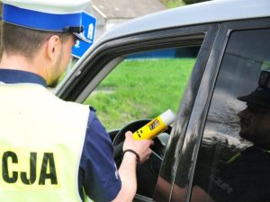 Wrocławianin zatrzymał pijanego kierowcę na Podkarpaciu. 45-latek miał głowę na kierownicy