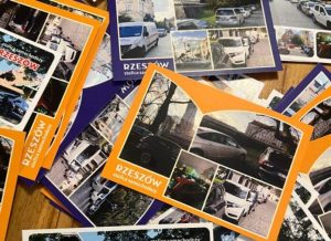 Czy Rzeszów to stolica „samochodozy”? Aktywiści wysyłają do władz wymowne pocztówki
