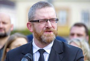 Grzegorz Braun w styczniu odpowie za aferę z Gizelą Jagielską w Oleśnicy