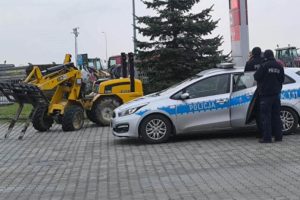 Pijany operator ładowarki zatrzymany przez policjanta w cywilu. Rzeszowianin miał ponad 2 promile