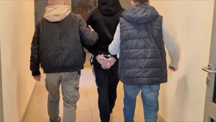 mieszkanie-strzyzowa-ponad-kilogram-narkotykow-09 zatrzymania dilera narkotyków