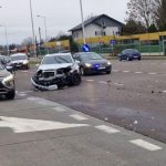 Potężne zderzenie na Podkarpackiej. Kierowca nie ustąpił pierwszeństwa