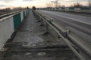 Rusza budowa nowego mostu na DW 877. Jak duże będą utrudnienia w ruchu? [ZDJĘCIA]