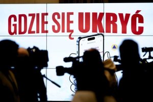 Schrony w Rzeszowie już w dwóch rozwiązaniach na komórkę. Która apka jest lepsza: PIS-u czy KO?