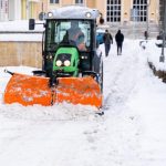 Akcja Zima w Rzeszowie przyspiesza. Nocny wywóz śniegu i kolejne ostrzeżenia pogodowe [ZDJĘCIA]