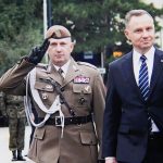 Andrzej Duda z odznaką honorową zasłużonego dla Podkarpacia. Burzliwa dyskusja radnych