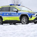 Czołgał się w śniegu przy ulicy w Rzeszowie. 42-latek był kompletnie pijany