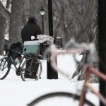 Na Podkarpaciu działa 27 placówek dla osób bezdomnych. Jeden telefon może uratować życie