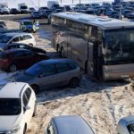 Parkingowy chaos przy Hali Podpromie w Rzeszowie. "To problem w całym centrum miasta" [ZDJĘCIA]