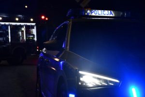 Pijany kierowca wjechał w ogrodzenie szpitala i uciekł. Miał ponad 2 promile