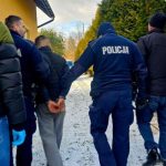 "Pożyczył" firmowe auto, zrobił 100 km i zniszczył windę. Seria "wybryków" 19-latka