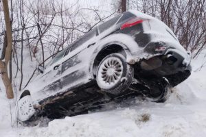Seria wypadków i kolizji na drogach Rzeszowa i okolic. Zimowe warunki zaskoczyły kierowców [ZDJĘCIA]