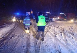 Służby przegrywają walkę z zimą? Na Podkarpaciu zamknięta do odwołania droga wojewódzka nr 933