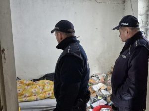 Uratowali go przed mrozem: wysyłając do więzienia. Niecodzienny finał interwencji