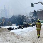 Wielki pożar hali produkcyjnej na Podkarpaciu. Dach runął w ogniu [WIDEO, ZDJĘCIA]
